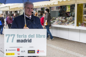 César Antonio Molina en la Feria del Libro de Madrid