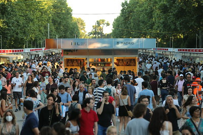 Foto de día 8 de la 81ª Feria del Libro de Madrid (3/06/22)